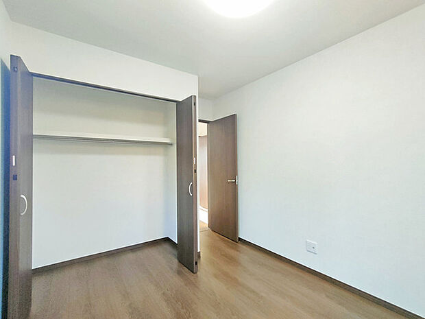 たっぷりの収納スペースで快適に暮らせそう。 