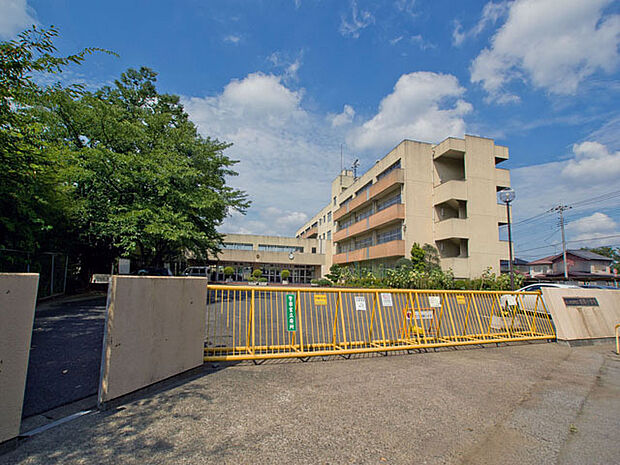 さいたま市立城南小学校(1290m)