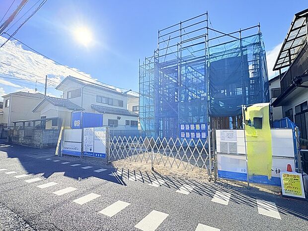 JR宇都宮線「東大宮」駅東口徒歩3分、提携駐車場もあります。エステート白馬東大宮店までお気軽にお問い合わせください。