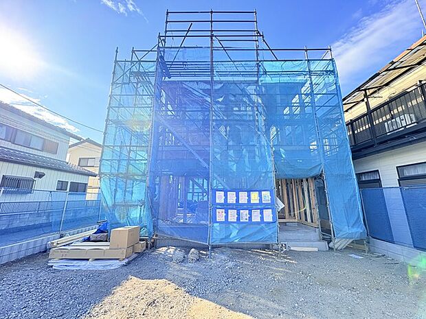 セカンドカーにも便利、駐車2台可の敷地。