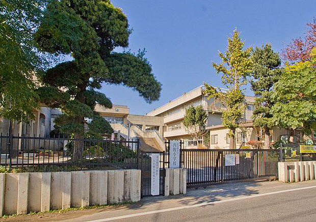 春日部市立内牧小学校（800m）