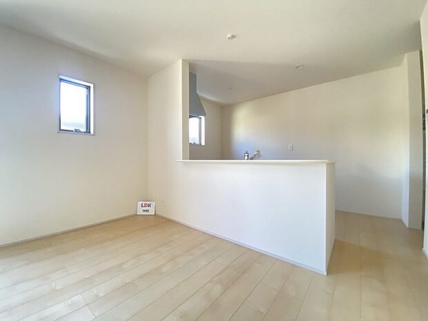 ご家族みんながゆったりくつろげる広々リビング。