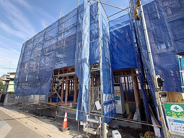 幹線道路から1本入った現地は、想像以上に静かに感じられます。 