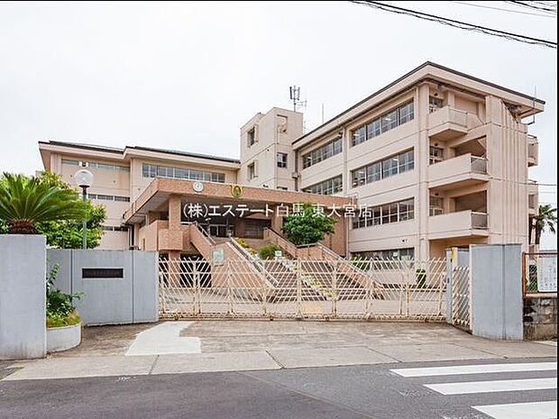 越谷市立大袋東小学校(689m)