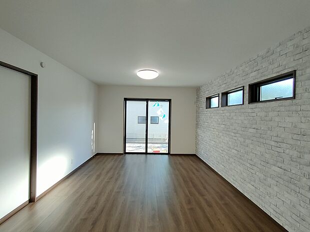 ご家族みんながゆったりくつろげる広々リビング。