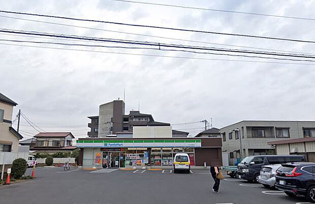 ファミリーマートさいたま本郷南店（650m）