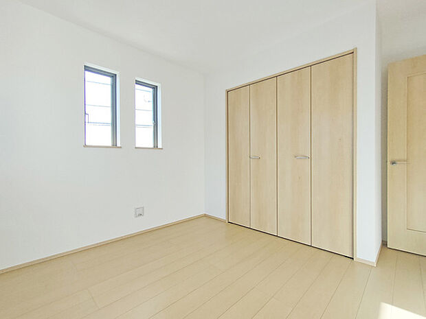 たっぷりの陽光に包まれる明るい住まい。