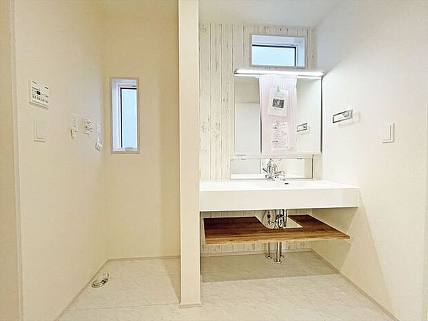 爽やかな色合いと、すっきりとした設えが魅力です