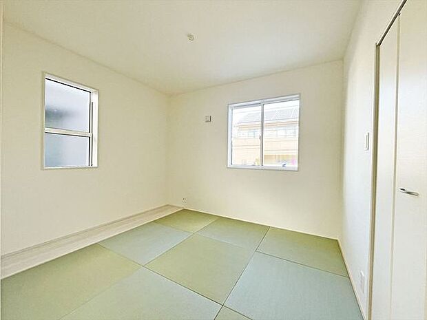 お子様にとっていいお昼寝空間になる和室は、ぜひリビングのお隣で。