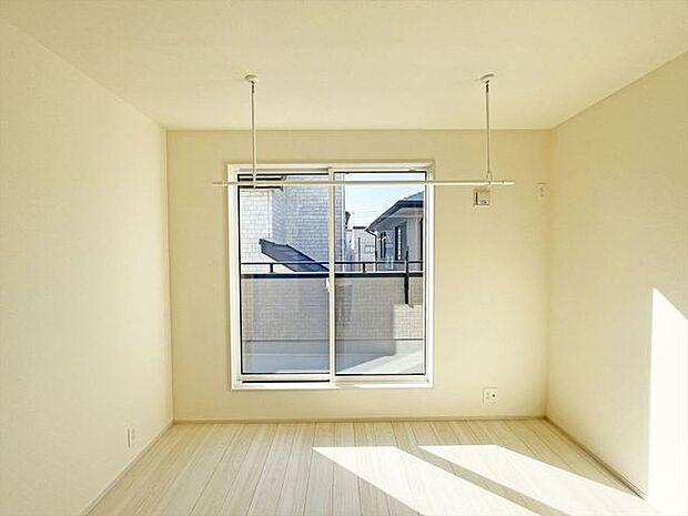 雨の日でも安心室内物干し