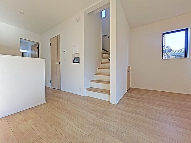 リビングに自然と人が集まるリビングイン階段採用プラン。