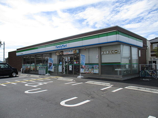 ファミリーマート 桶川下日出谷店（750m）