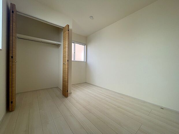 子供部屋には丁度良い洋室。