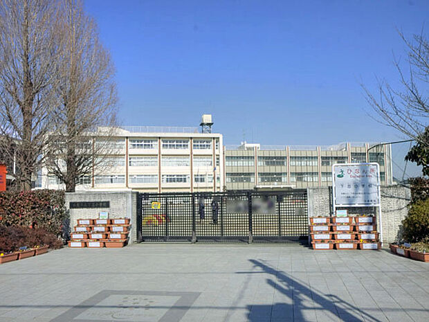 鴻巣市立下忍小学校(2300m)