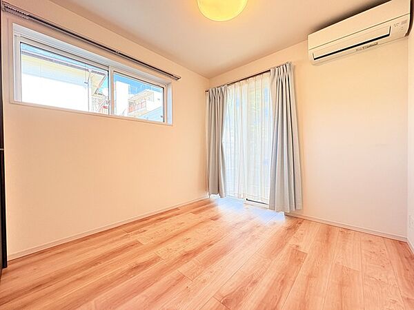 たっぷりの陽光に包まれる明るい住まい。