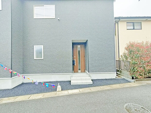 閑静な住宅地で、小さなお子様がいるご家族にも安心。 