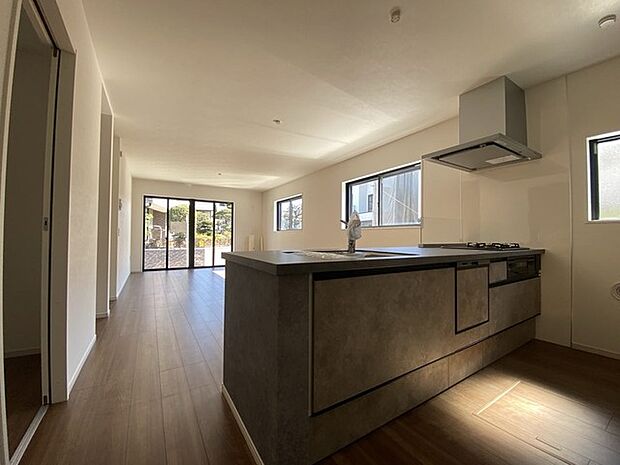 家族団らんの時間も増えそうな、くつろぎのLDK。