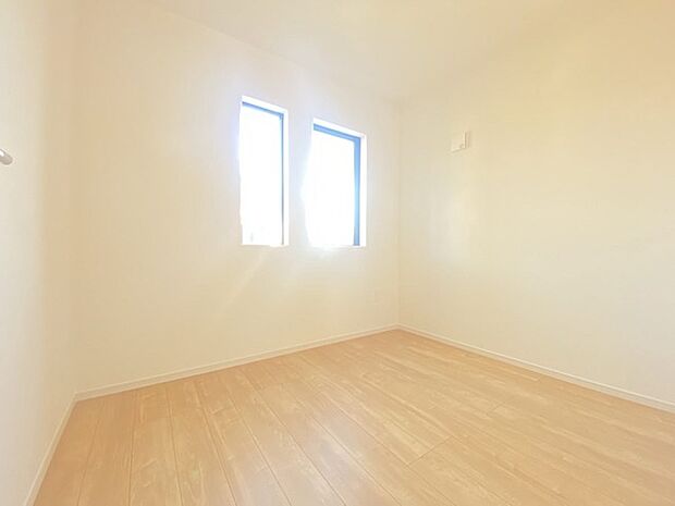 室内空間は明るい色合いで統一しています。 