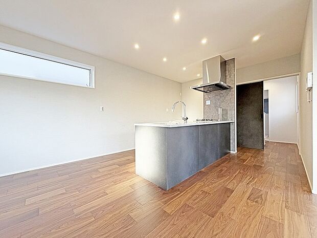 開放感のあるキッチン、リビング空間にこだわりたい方に、見ていただきたい住宅です。 