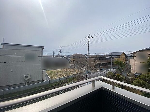 車の通りも少ない閑静な住宅地。子育てにも、第二の人生にも。