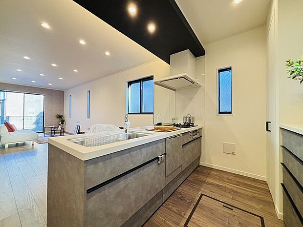 新築ならでは特典。未使用でスベスベの人造大理石を撫でてみてください。