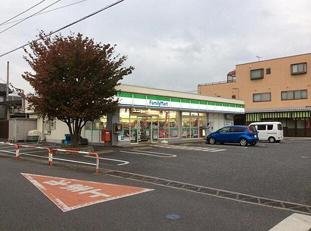 ファミリーマート片山北本店(560m)
