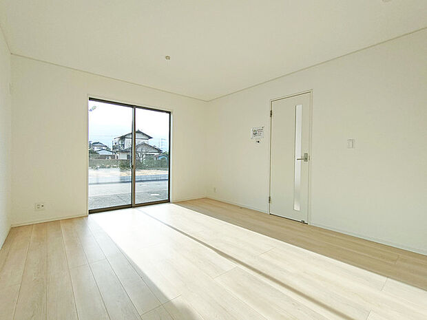 家族が自然に集りそうな広さが魅力のＬＤＫ。 