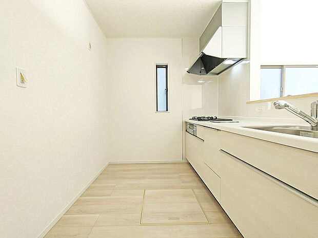 対面キッチンがご家族の温かい時間を演出。 