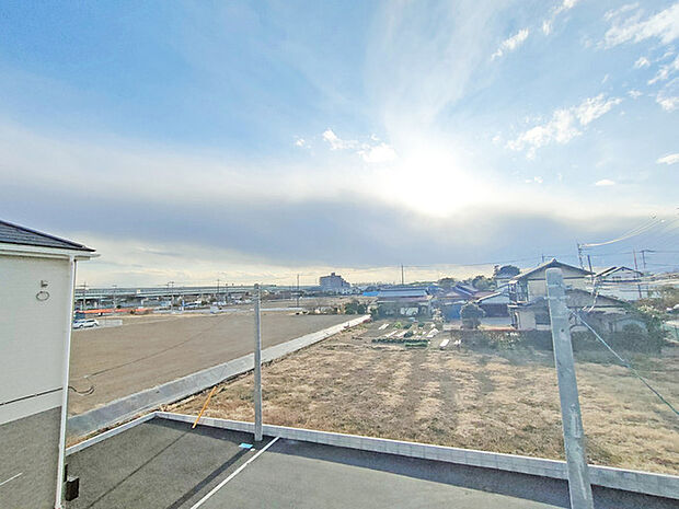 ゆったりとした緑地の多い立地ならでは！このビュースポットは見ごたえあります。 