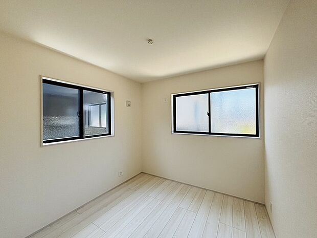 この部屋だれの部屋にしようかな、なんて会話を現地で楽しんでください。