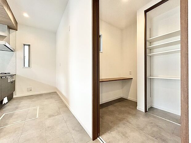 あると大活躍。カップボードがあらかじめ付帯してあります。 