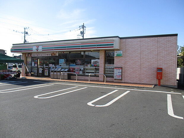 セブンイレブン鴻巣市役所前店（592m）