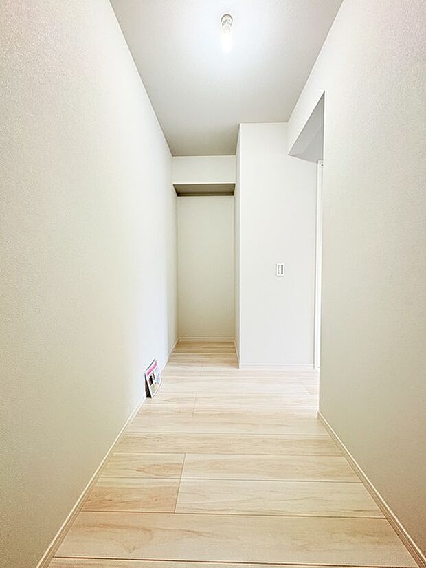 収納力と使い勝手がうれしいウォークインクローゼットがあります