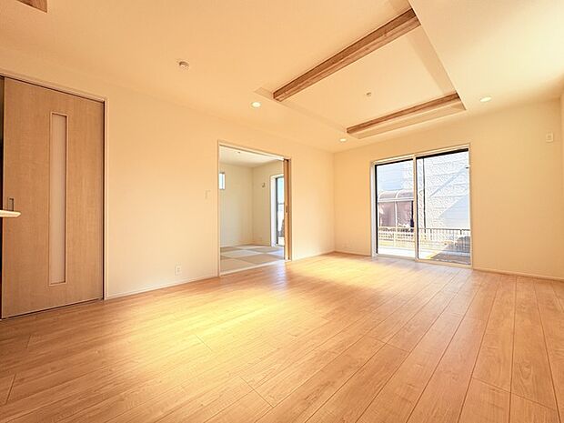 家族が自然に集りそうな広さが魅力のLDK。