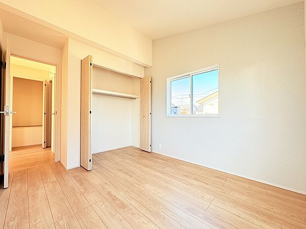 たっぷりの陽光に包まれる明るい住まい。