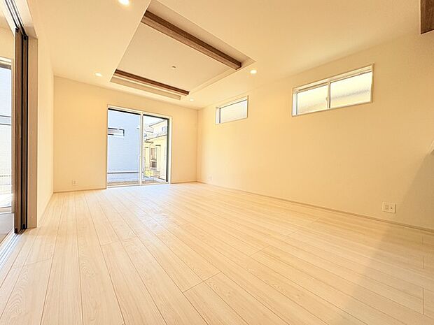 ご家族みんながゆったりくつろげる広々リビング。