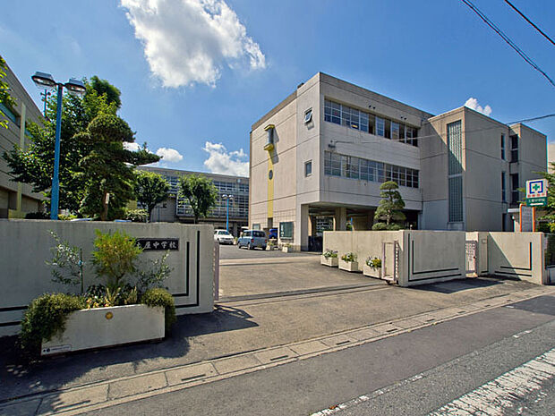 さいたま市立土屋中学校(1570m)