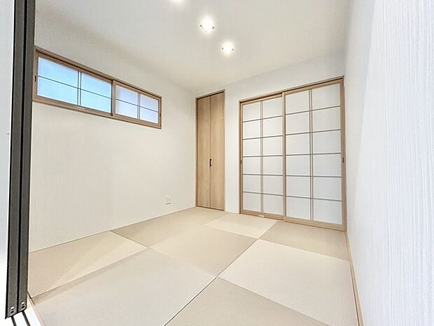リビングと一体のように使える和室。キッチンからもよく見えます。
