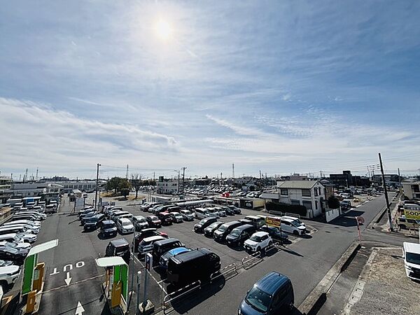 車の通りも少ない閑静な住宅地。子育てにも、第二の人生にも。