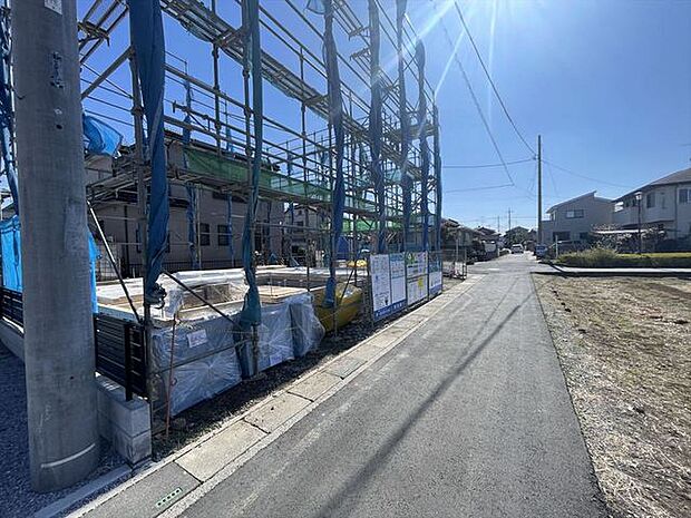 建築中ですが、同じグレードの完成済み建物を参考にご覧になることもできます。現地より最寄りの物件をご案内しますので、お気軽にご要望をお聞かせください。