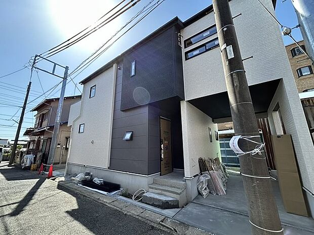 電柱は移動予定です。