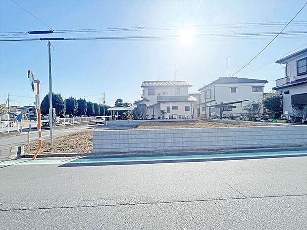 風通し・日当たりに優れる角地。開放感をお楽しみください。