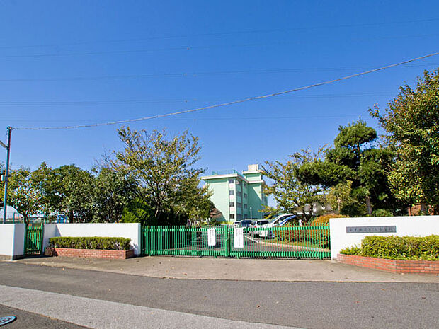 幸手市立さくら小学校（360m）