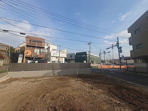 車の通りも少ない閑静な住宅地。子育てにも、第二の人生にも。