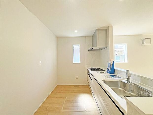 対面キッチンがご家族の温かい時間を演出。 