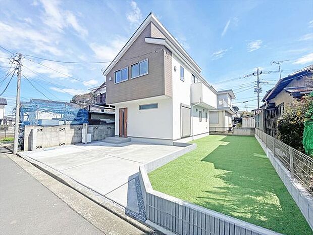 お子様が駆け回れるお庭。想像するだけでワクワクしますね。 