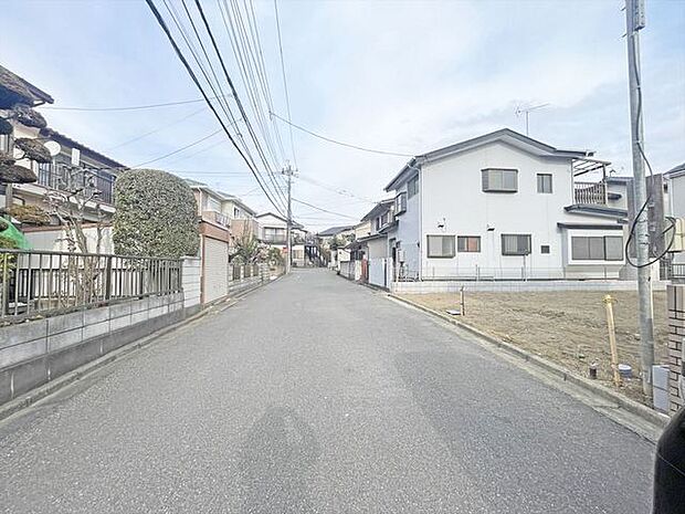 岩槻駅まで徒歩12分。この距離だと、運動不足も少し解消されるかも。 