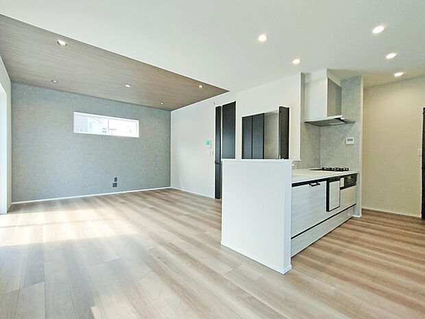 リビングに自然と人が集まるリビングイン階段採用プラン。