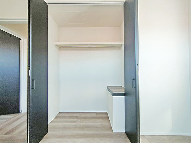 部屋ごとに設けた収納は、住みやすさへのこだわり。