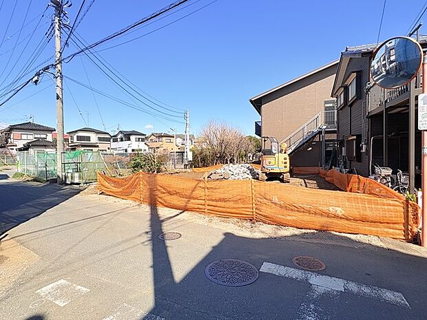 南道路に面した、陽当たり良好な物件です。
